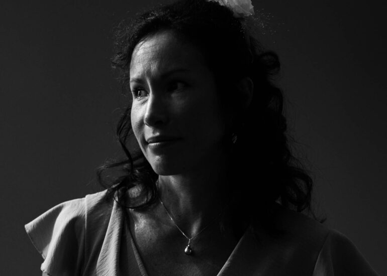 Larme de la témoin en noir et blanc - Alexis lang photo