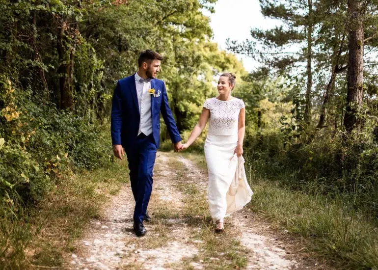 Balade dans els bois séance couple Mariage