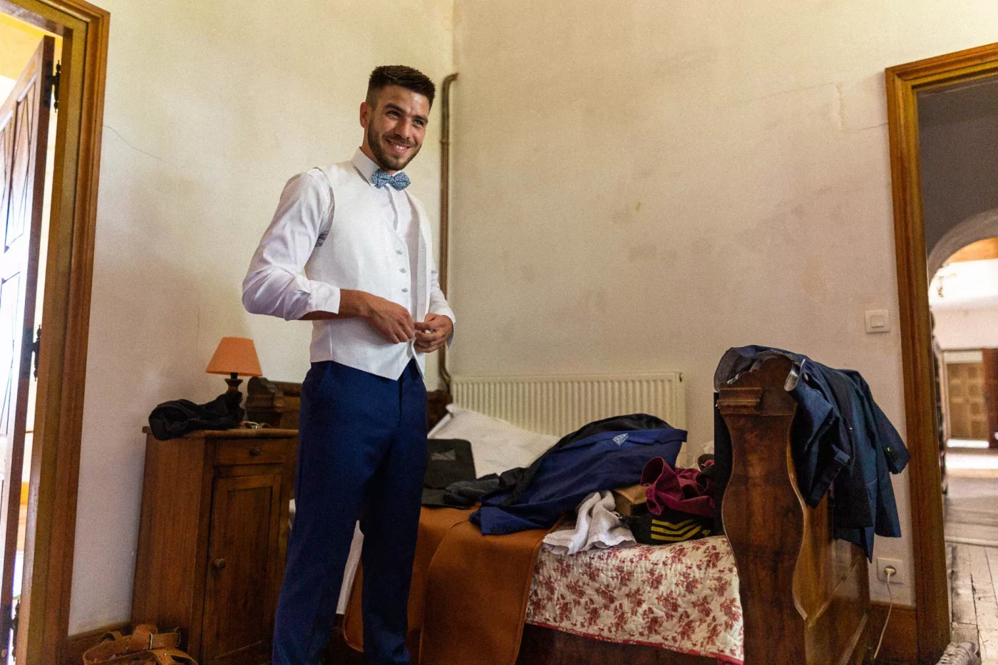 Habillage de marié à Puyferrat a Saint-Astier