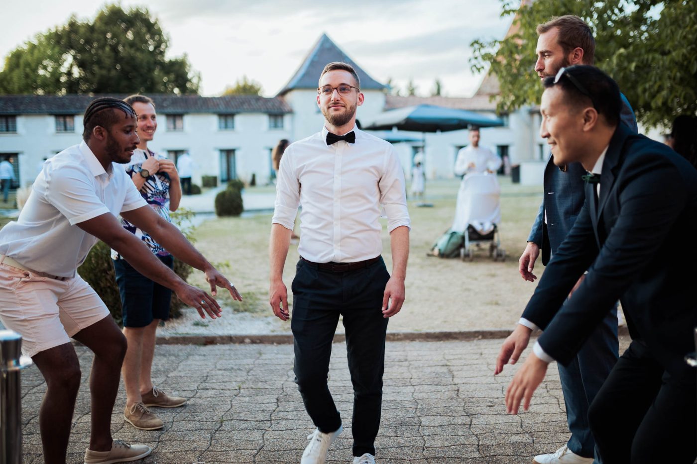 Les invités défile sur le tapis rouge du château de Beauséjour