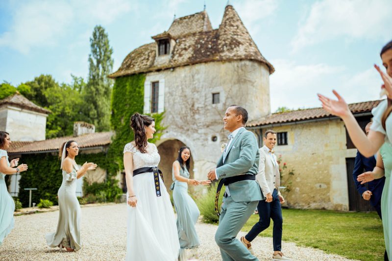 Fin de cérémonie mariage et danse au Domaine de La Vallade