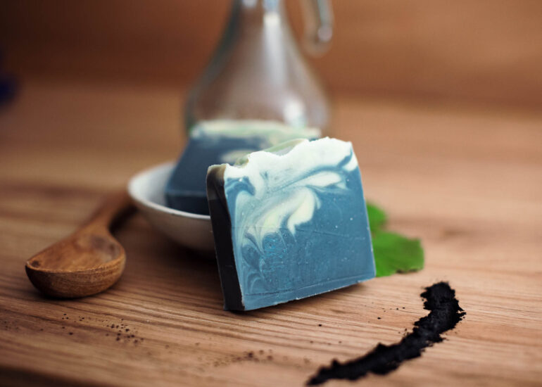 Savon charbon - Savonnerie de Nala par Alexis lang